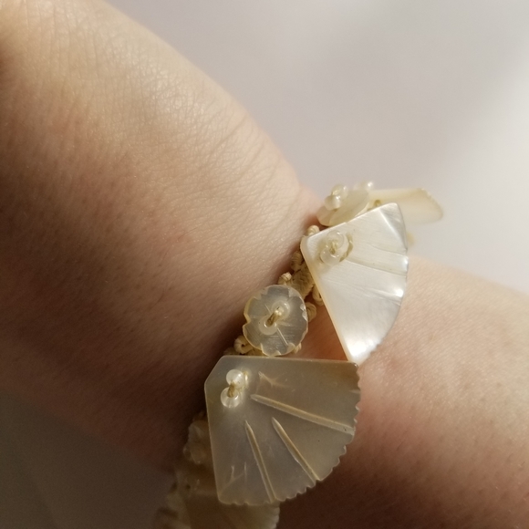 Vintage braceler mother of pearl fan ivory silk crochet seashell Miriam Haskell - Picture 6 of 16